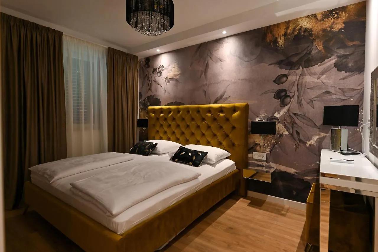 Apartments An & Lu With Rooftop Jacuzzi زادار