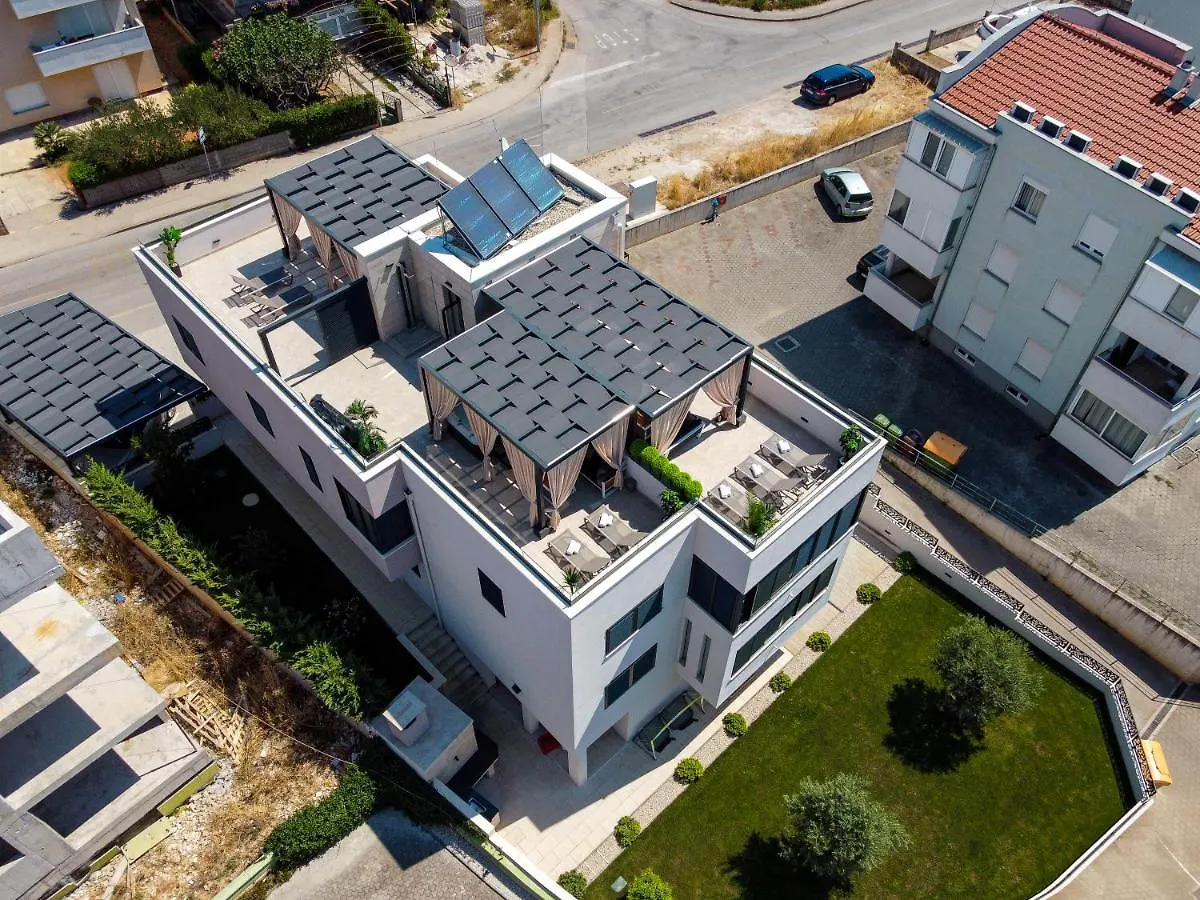 Apartments An & Lu With Rooftop Jacuzzi زادار