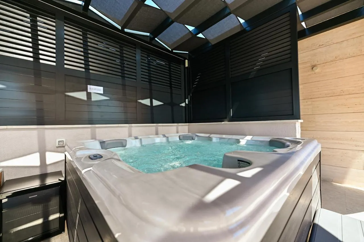 Apartments An & Lu With Rooftop Jacuzzi زادار 0*,  كرواتيا