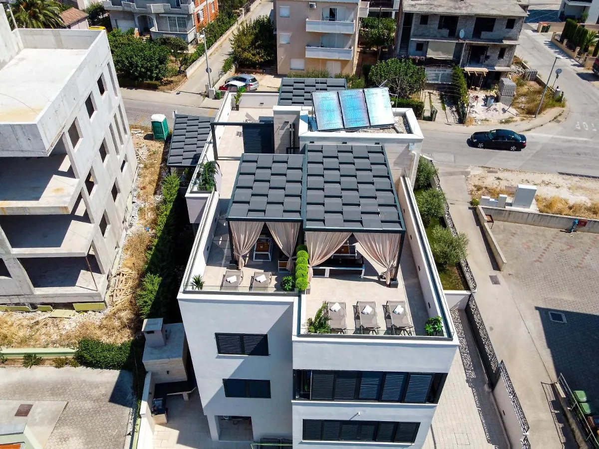 Apartments An & Lu With Rooftop Jacuzzi زادار 0*,